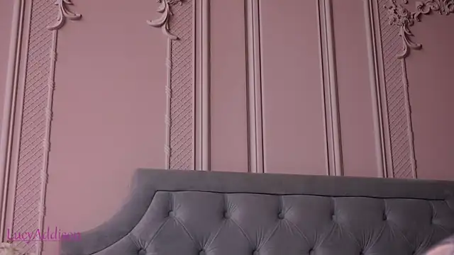 LucyAddison live sex cam