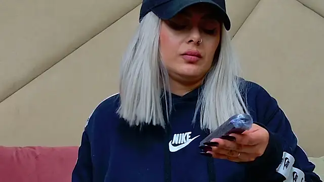 ChloeFrost live sex cam