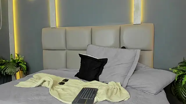 ArohomLester's cam snapshot