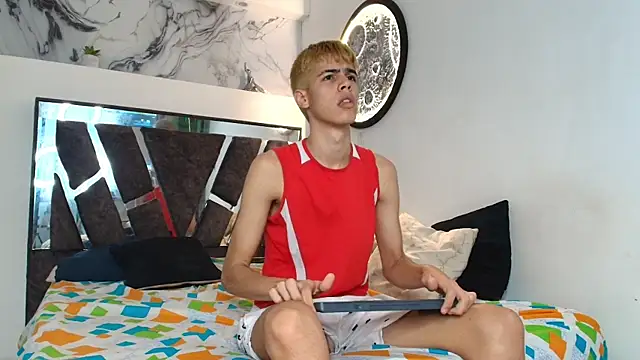 TWINKS_FRIENDS's cam snapshot