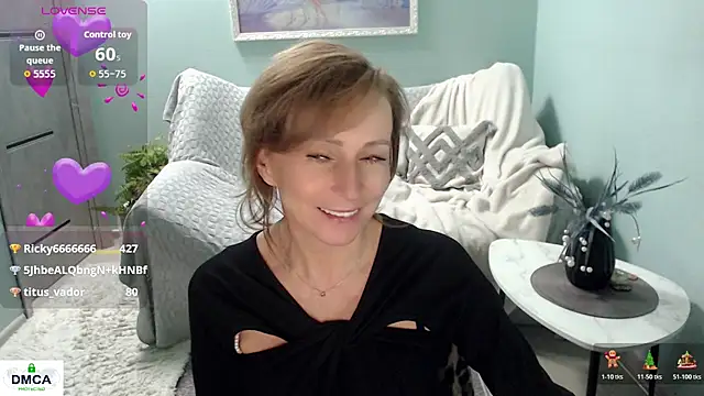 HornyMilf_777 live sex cam