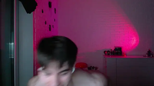 MarkusDean live sex cam