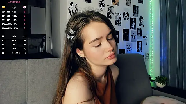 lovelyalivia's cam snapshot