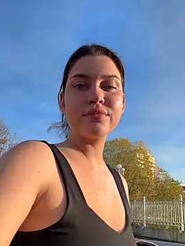 KikiWatson live sex cam