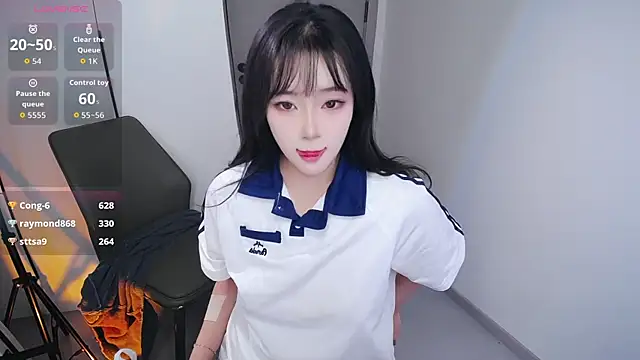 Kinadolly live sex cam