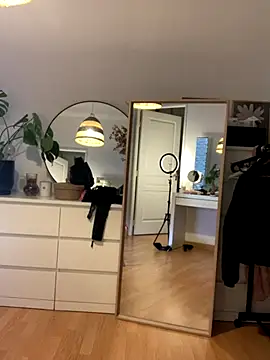 Chloe-taa live sex cam