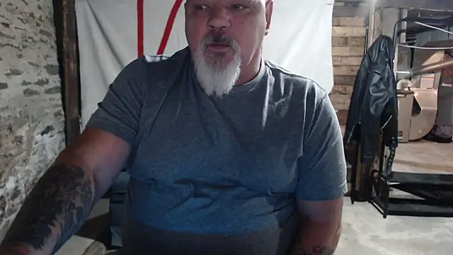 Newfiesausage1972 live sex cam