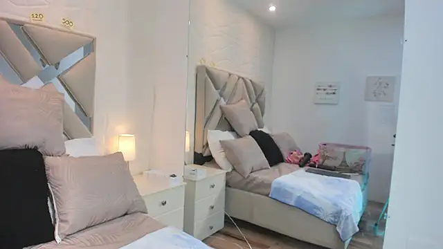 raquell_moore's cam snapshot