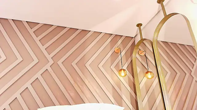 Emily_Monroe_'s cam snapshot