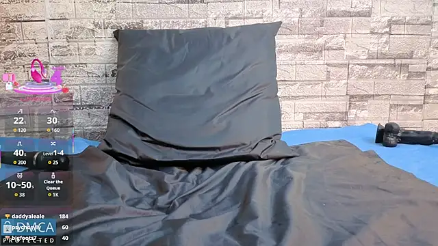 Kiara_Zahiri__ live sex cam