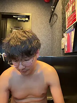 yuuki8910 live sex cam