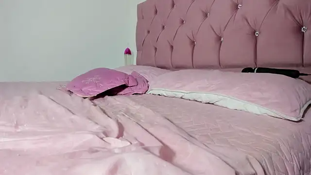 linda_skinny live sex cam