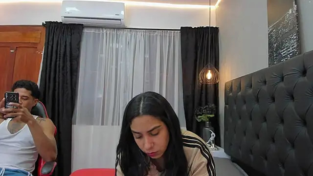 violet_and_myers live sex cam