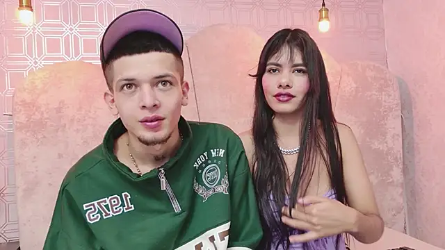 CharlotteandTaylorr live sex cam