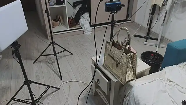 July_Kane's Stripchat show and profile