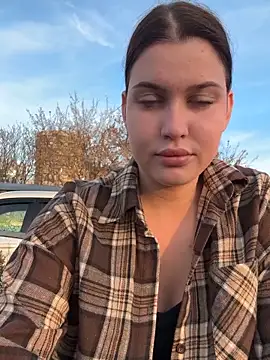 KikiWatson live sex cam