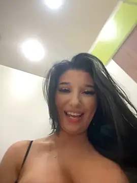 Tisha_Busty live sex cam