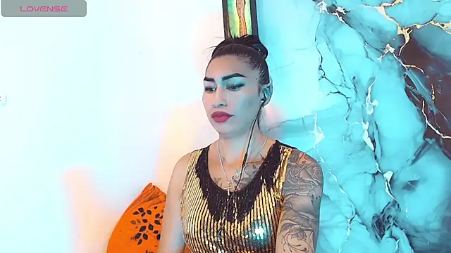 khiara_moretti live sex cam