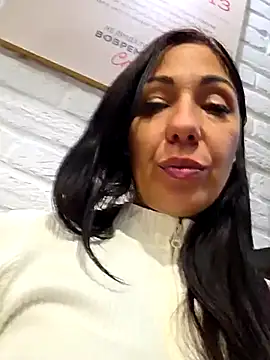 LeticiaWoods live sex cam