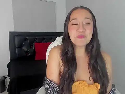 Ivonne_Skariel_Rs's cam snapshot