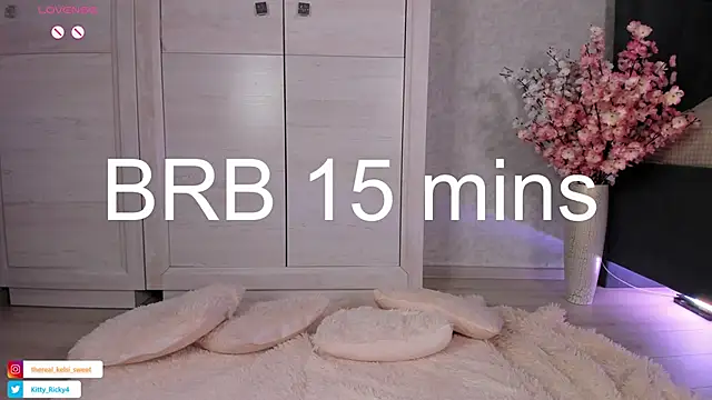Kitty_Ricky live sex cam