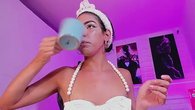 Alahia_Rodriguez live sex cam