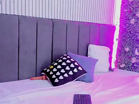 Xelena_Kiss's cam snapshot