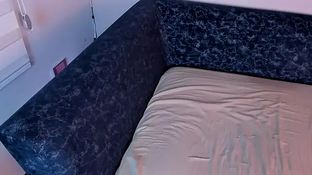 Charlotte_Williams_1's cam snapshot