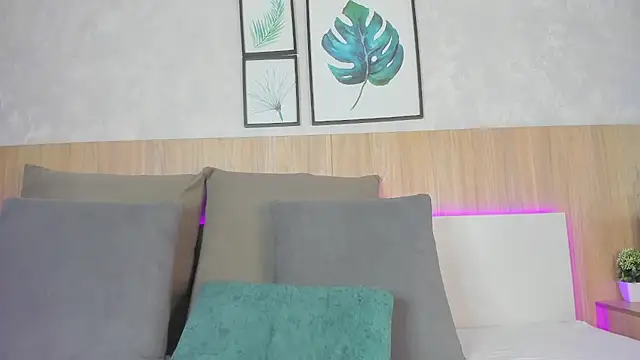 mia_gate's cam snapshot