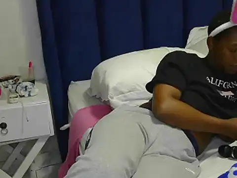 baddiemine05's cam snapshot