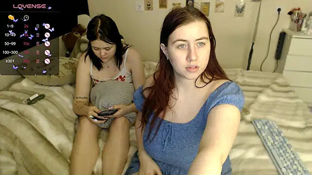 BettyandRich_'s cam snapshot