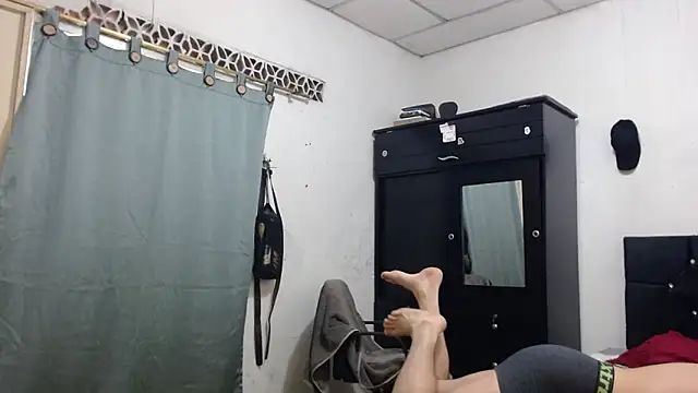 suckmydickbitch97 live sex cam