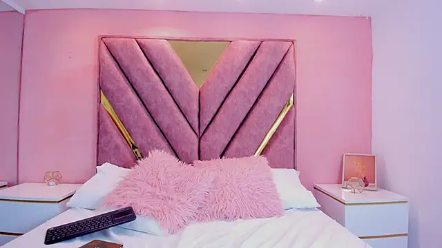 roxyflame_'s cam snapshot