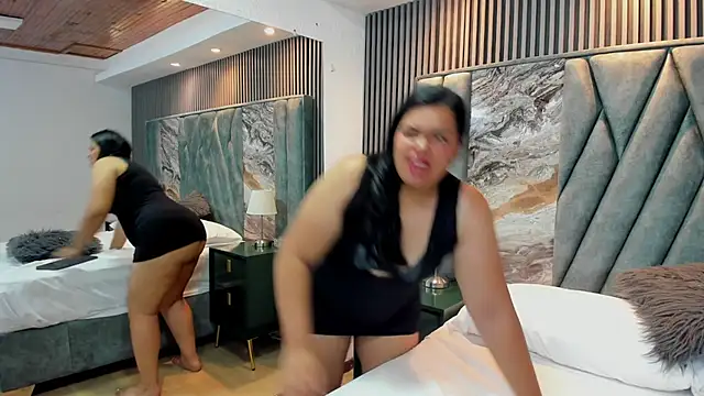 charlott_divine's cam snapshot