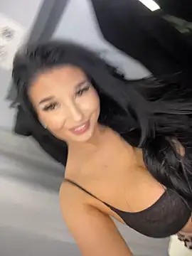 Tisha_Busty live sex cam