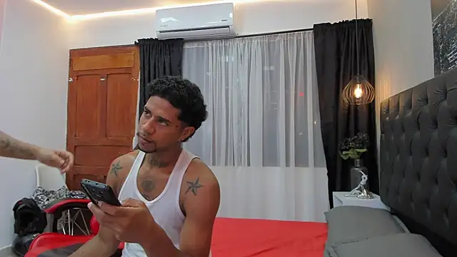 violet_and_myers's cam snapshot