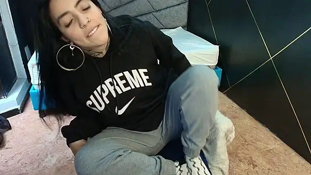 LiaMonroee_'s cam snapshot