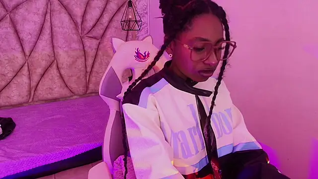 Queen_perla_'s cam snapshot