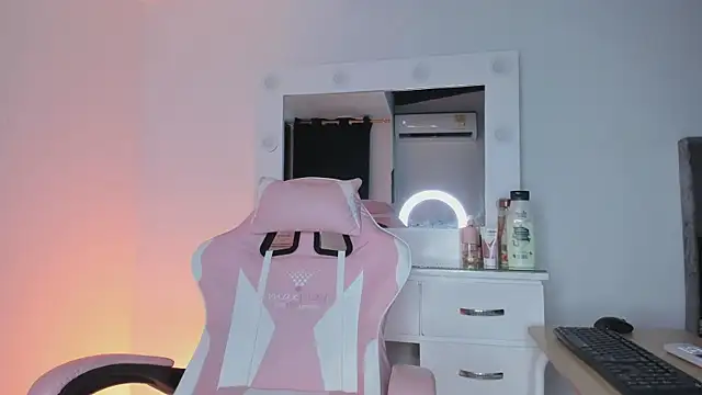 lovingdarcy_'s web cam