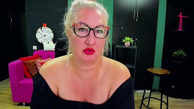 ChristyBrooks live sex cam