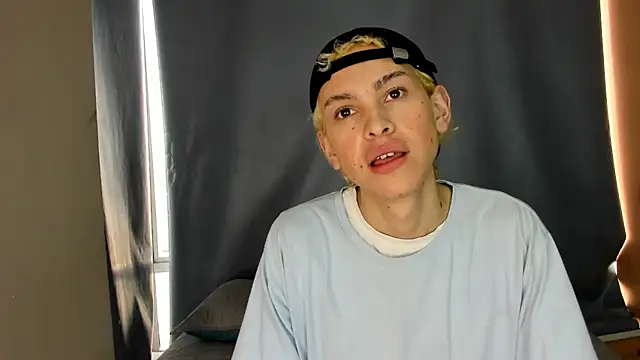 Aaron_Fordd live sex cam