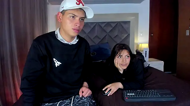 kinkypetite1 live sex cam