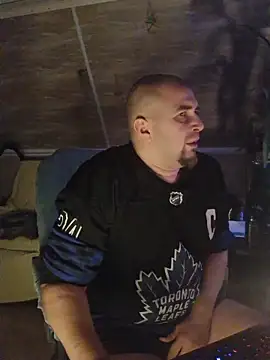 Foxyshaved live sex cam