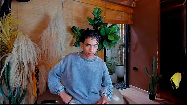 AlanCutee live sex cam