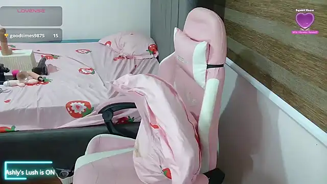 cumwetmebaby's cam snapshot