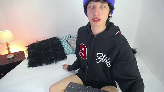 Emo_Boy_ live sex cam