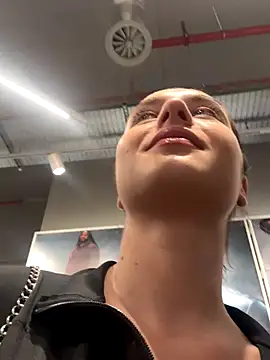 Ashley-Evans live sex cam