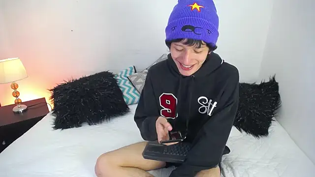 Emo_Boy_ live sex cam