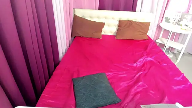 DiannaRiches live sex cam