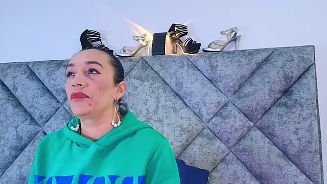 Shantey_Laurent's cam snapshot